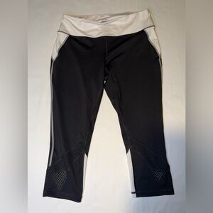 Tek Gear DryTek Mesh Panel Capri Leggings Black Workout Athletic Women’s L